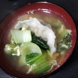 スープ水餃子